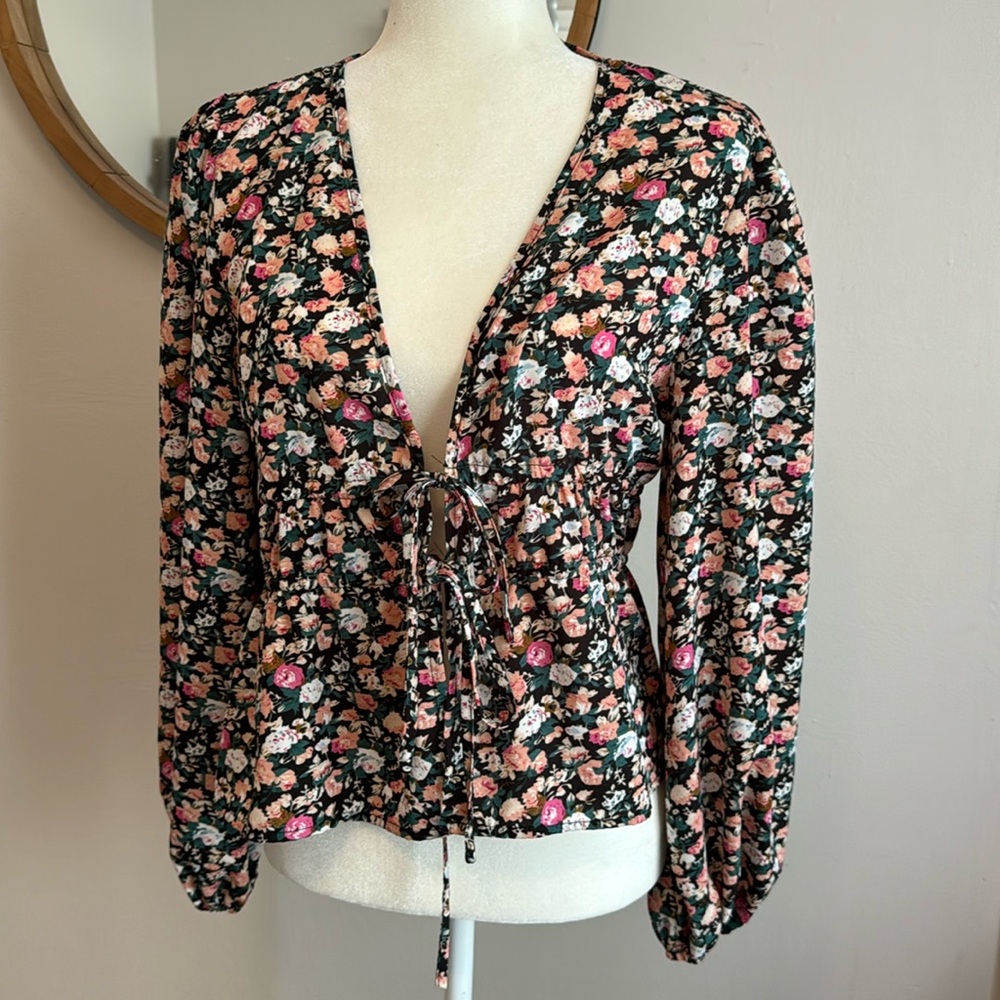 Double tie breathable top